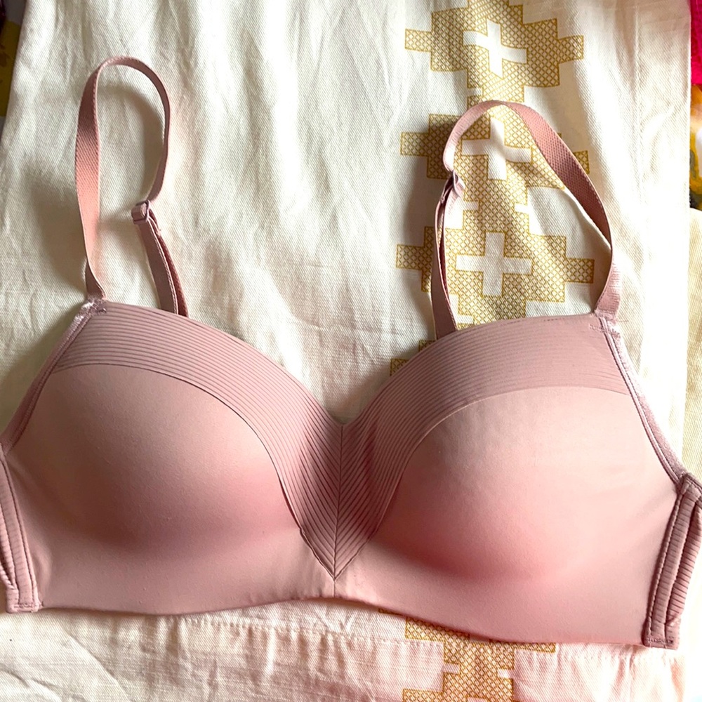 Women’s Soma 34C cooling wireless bra-worn once